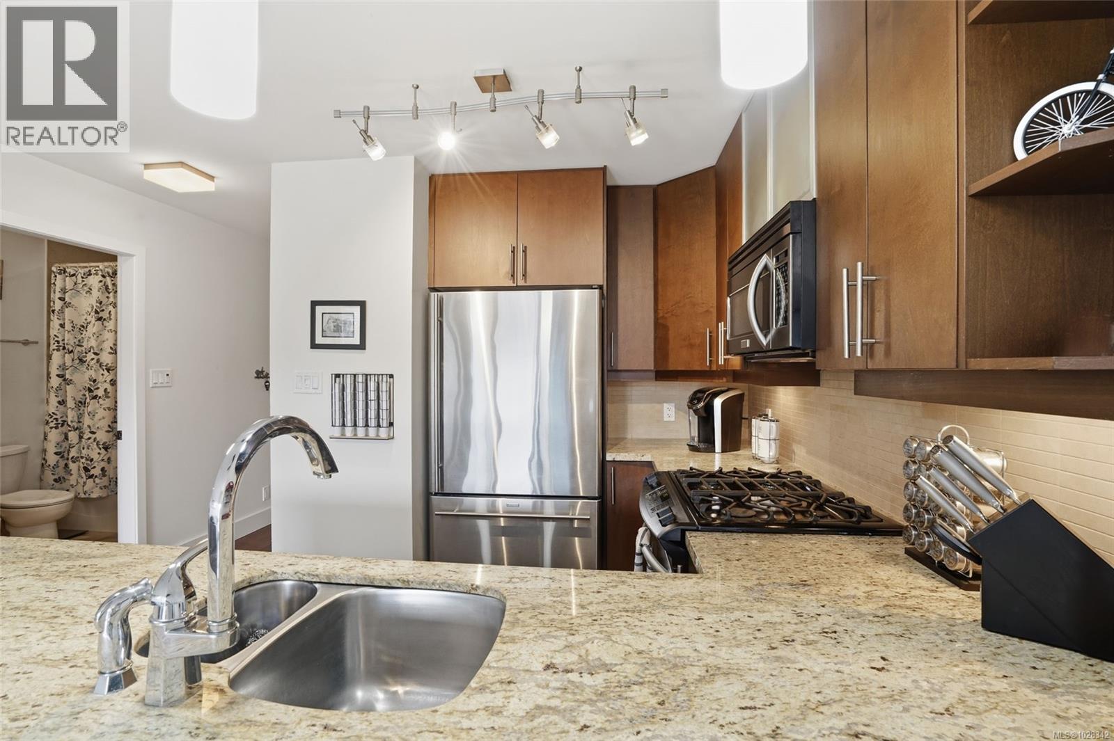 305 194 Beachside Dr, Parksville