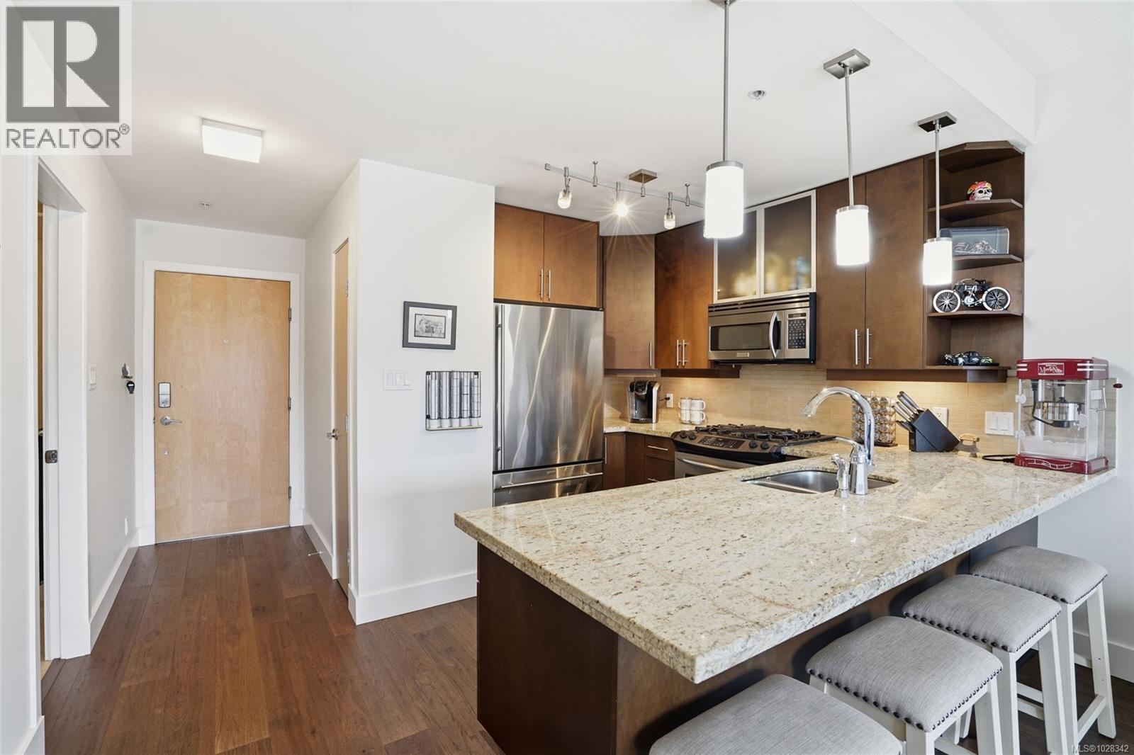 #305 194 Beachside Dr - 3