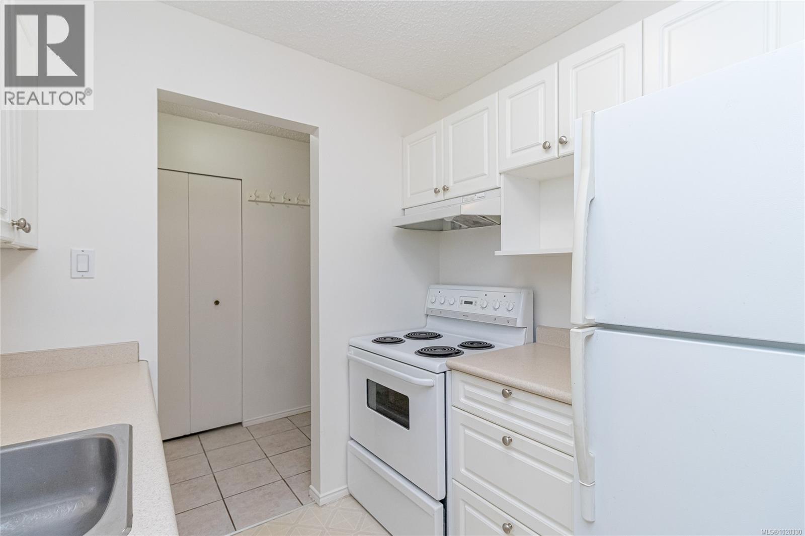 #301 3251 Cowichan Lake Rd - 16
