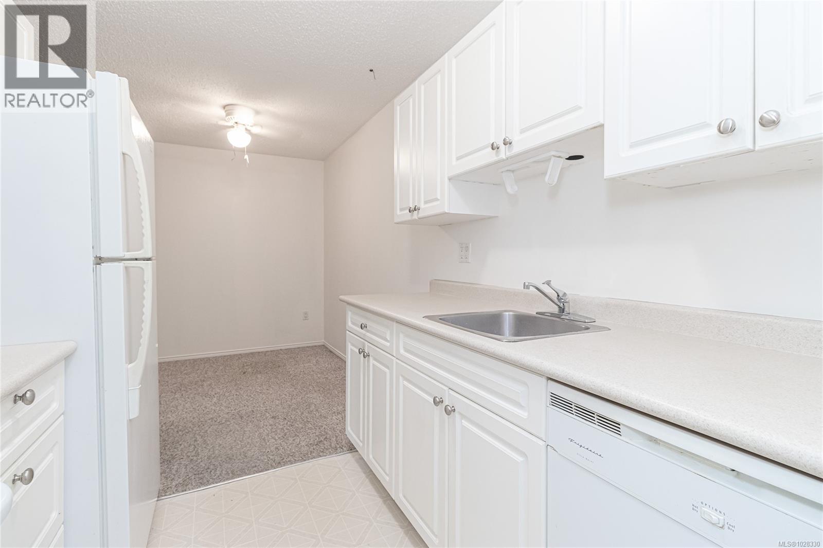 #301 3251 Cowichan Lake Rd - 18