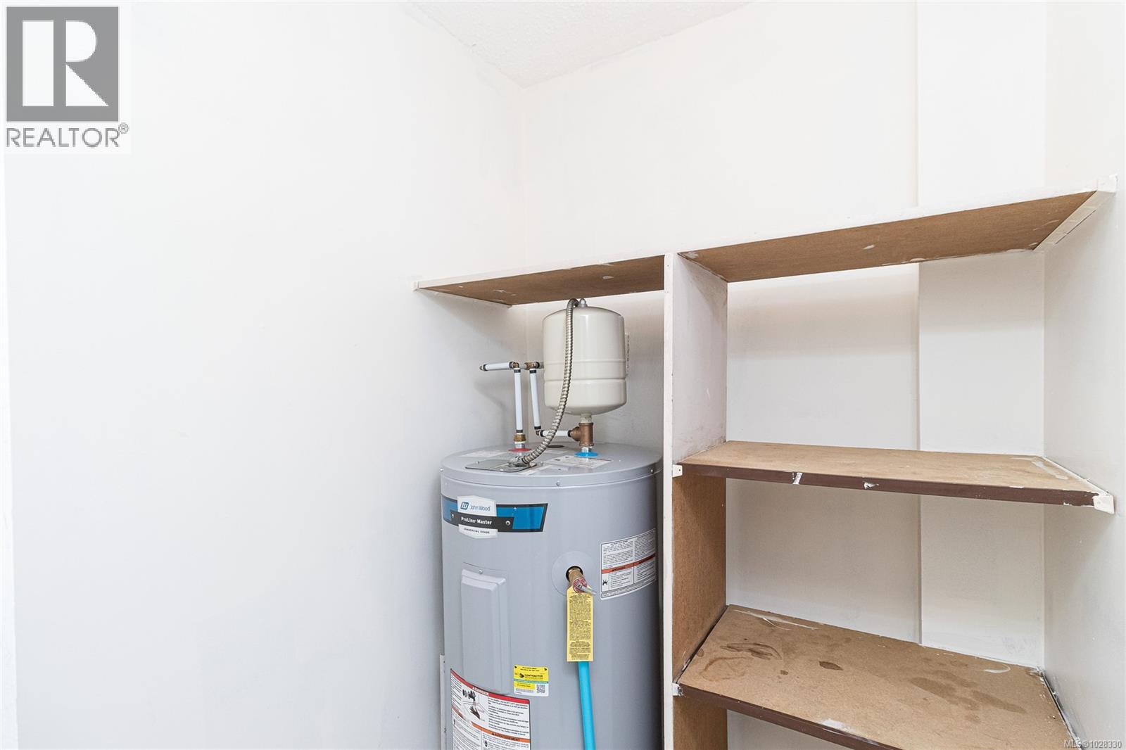 #301 3251 COWICHAN LAKE RD - 24