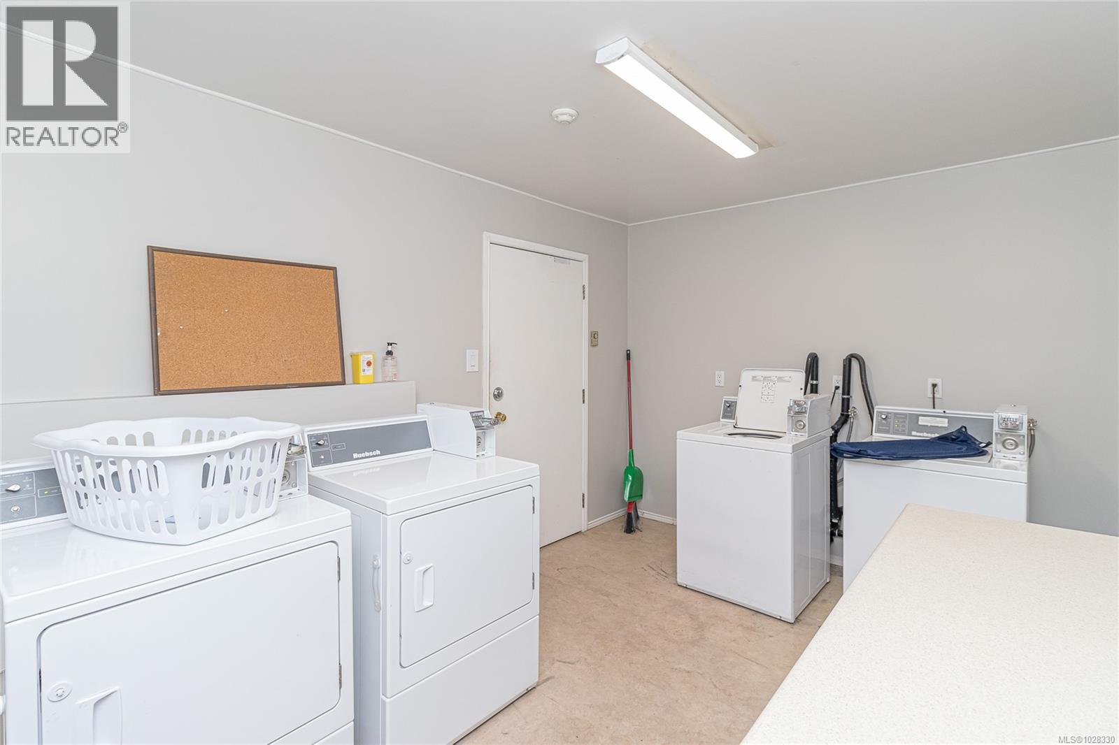 #301 3251 Cowichan Lake Rd - 29