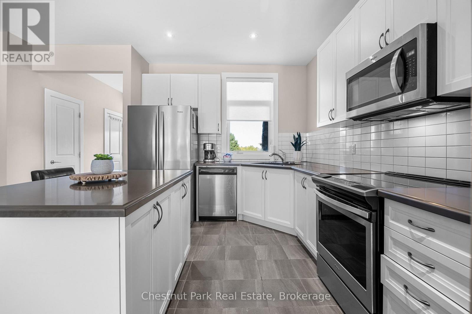 45 ROCKMOUNT CRESCENT - 10