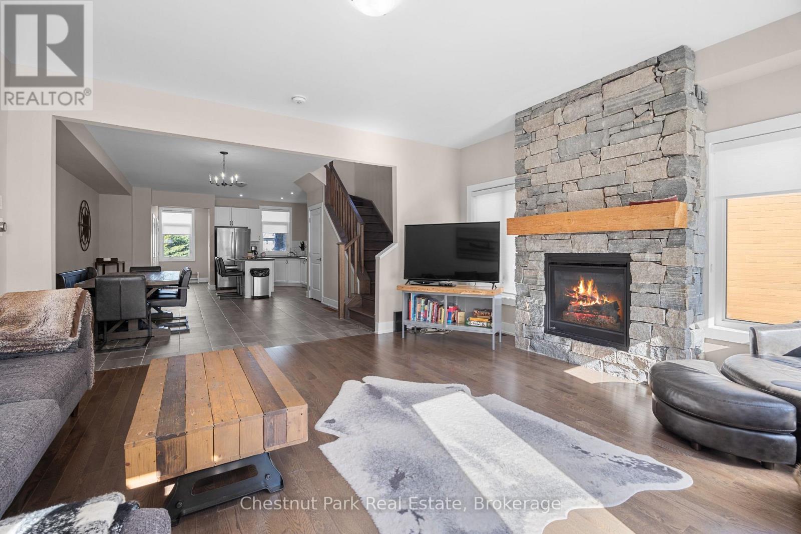 45 ROCKMOUNT CRESCENT - 13