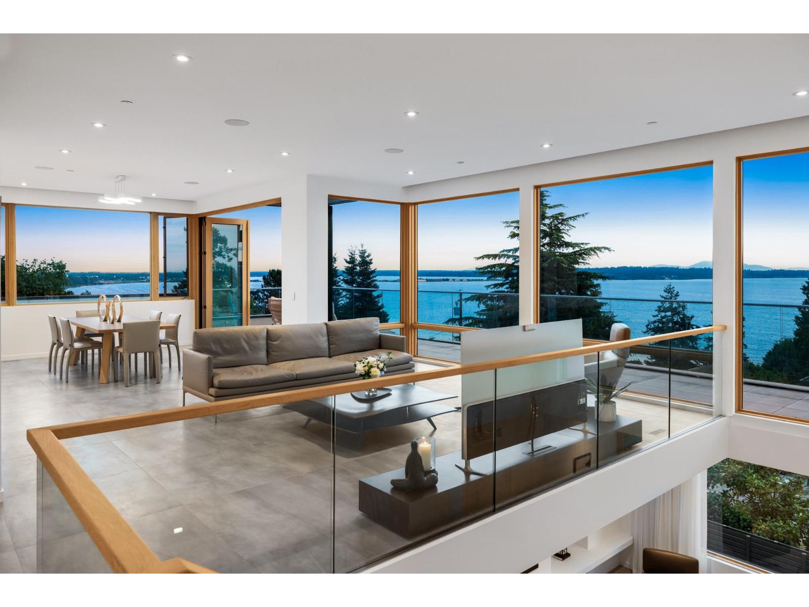 15493 ROYAL AVENUE, White Rock