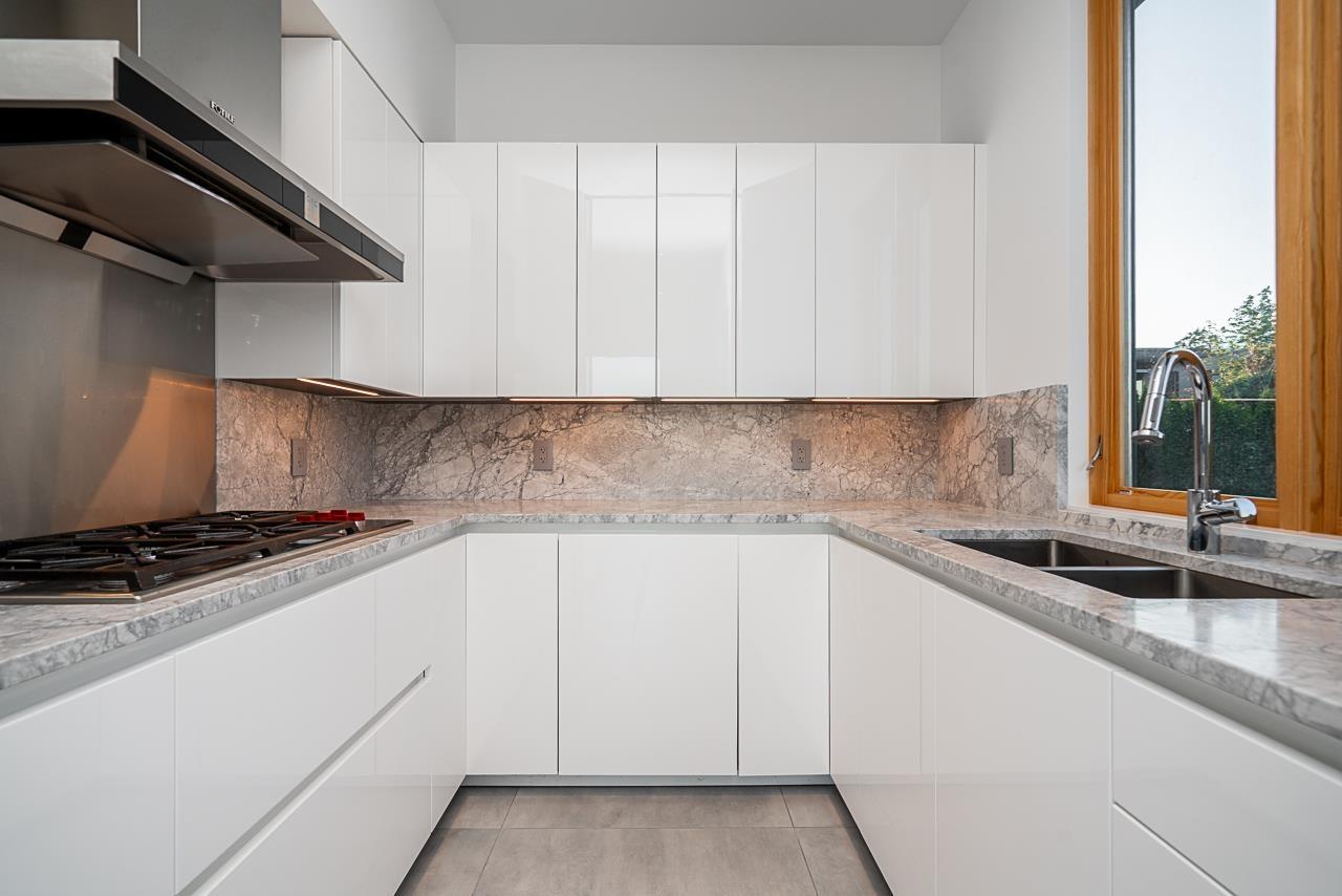 15493 ROYAL AVENUE, White Rock