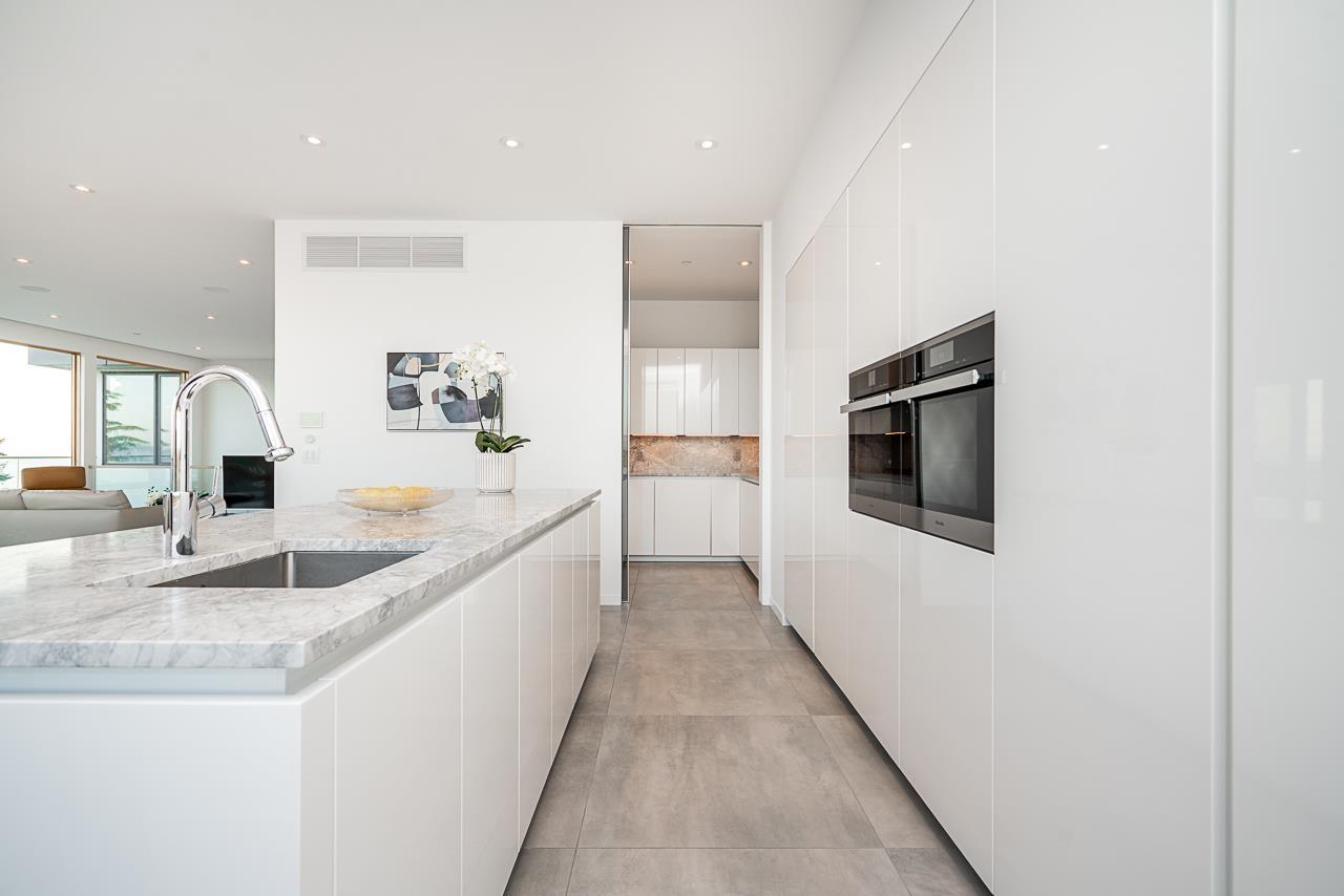 15493 ROYAL AVENUE, White Rock