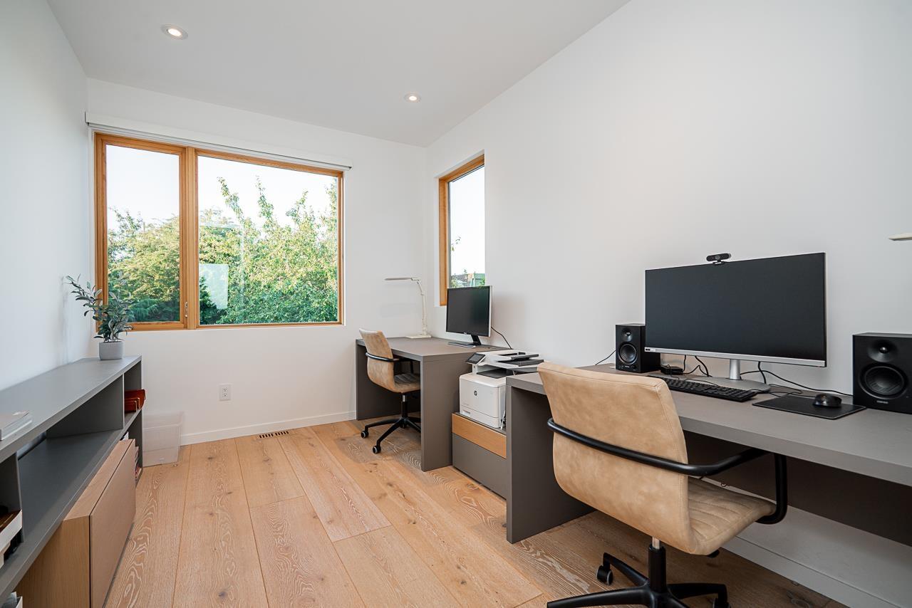 15493 ROYAL AVENUE, White Rock