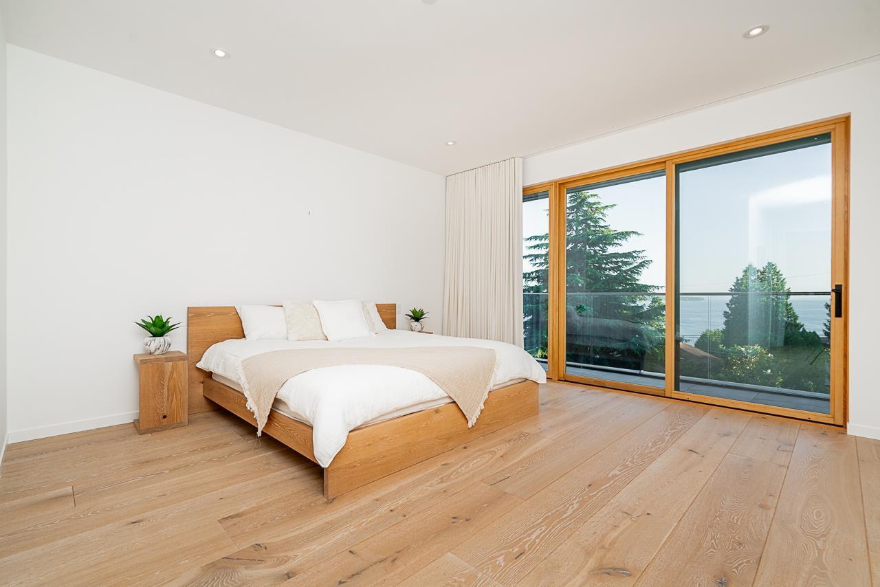 15493 ROYAL AVENUE, White Rock