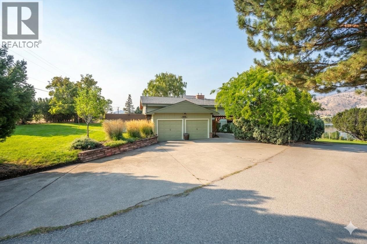 975 Heron Court, Oliver