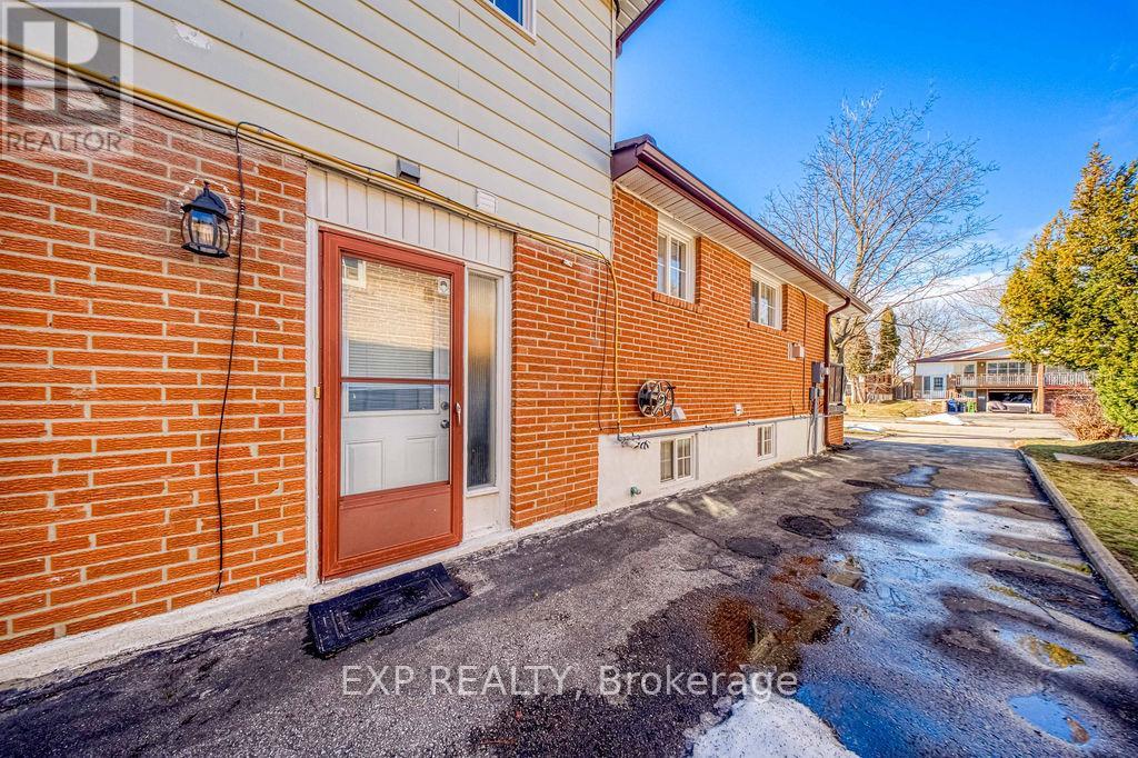 141 ANGUS DRIVE - 28