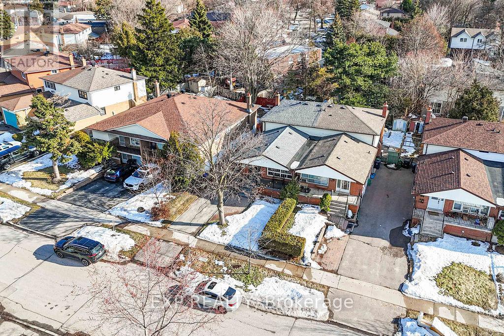 141 ANGUS DRIVE - 43
