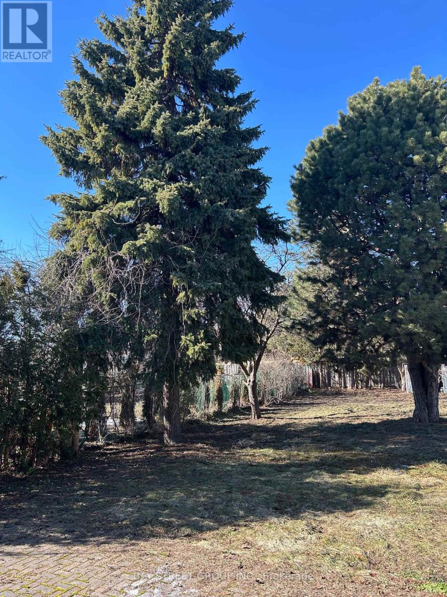 212 RISEBROUGH CIRCUIT - 30