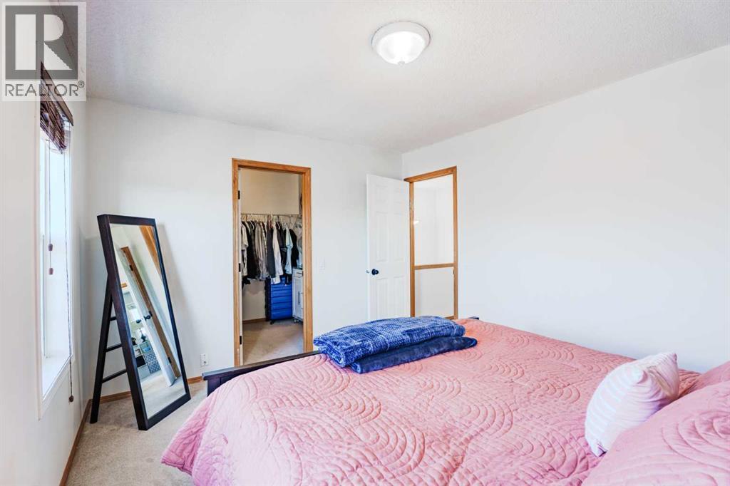 Single Family House for Sale in  Bridleridge Gardens SW Bridlewood Calgary 