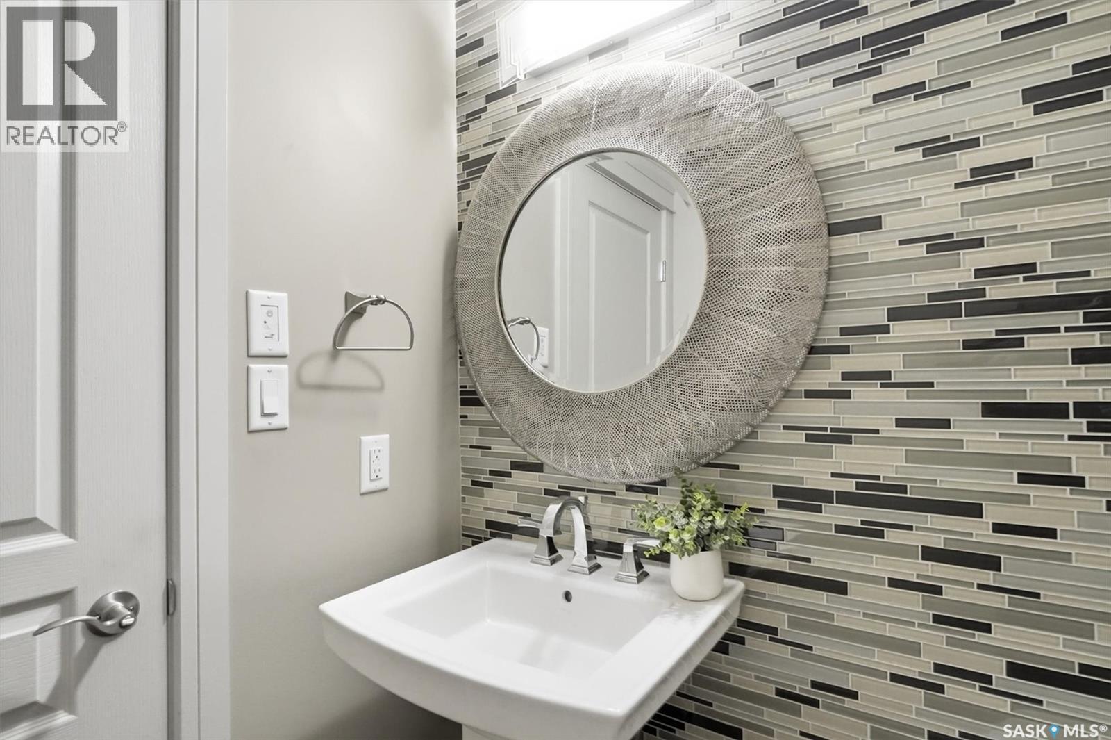 Single Family House 2 Level for Sale in  Roy CRESCENT Saskatoon 