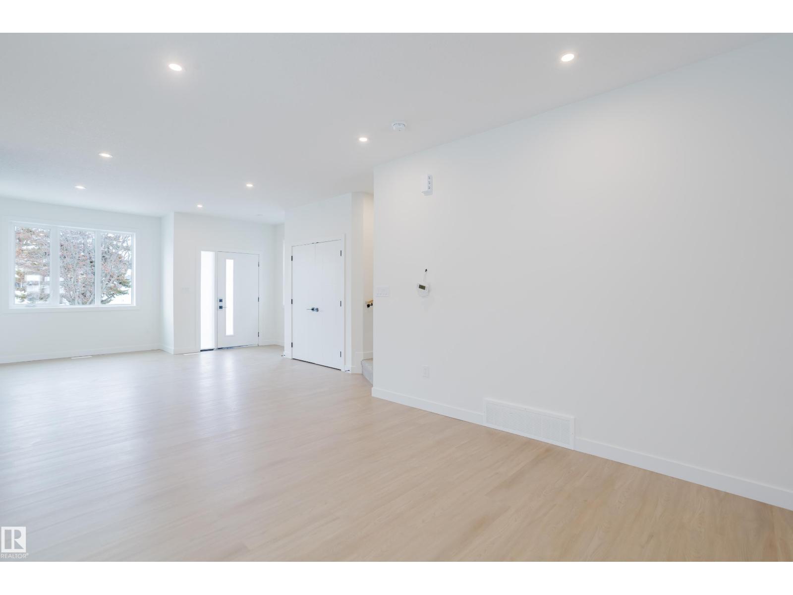 9709 157 ST NW NW - 11