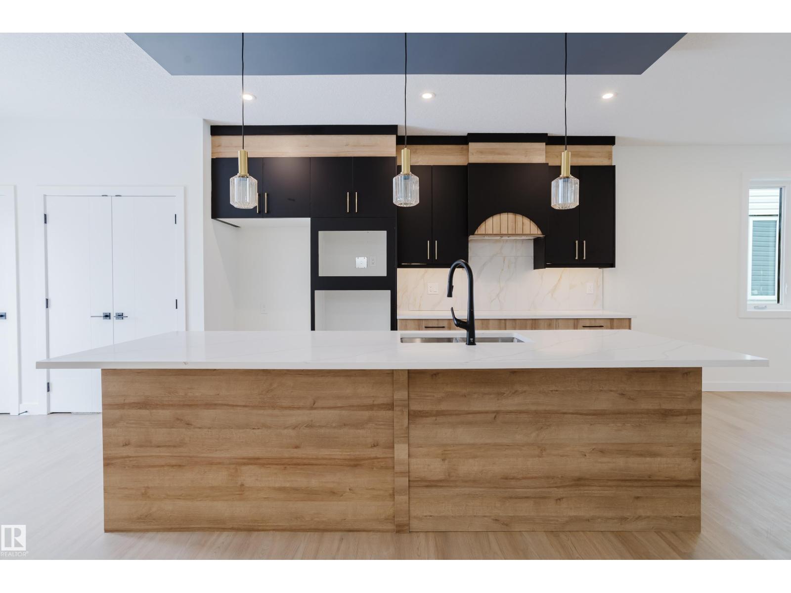 9709 157 ST NW NW - 19