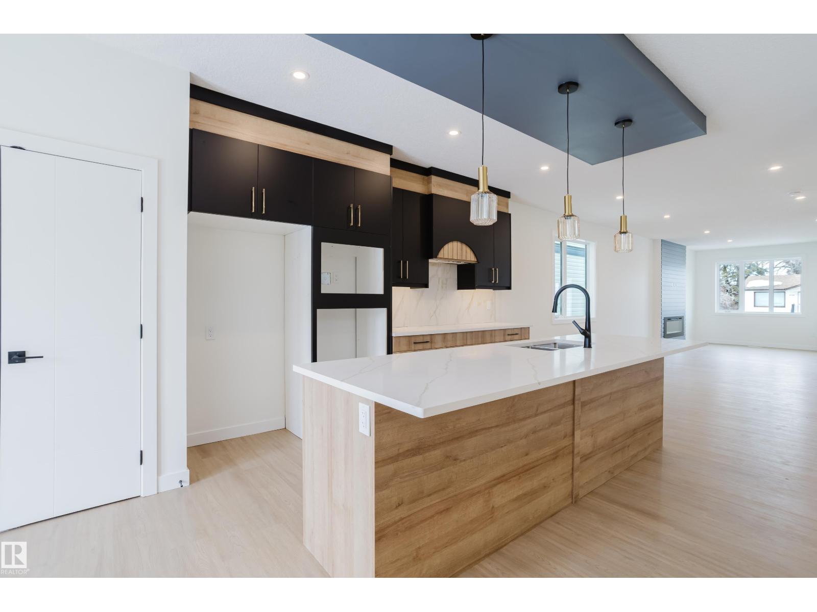 9709 157 ST NW NW - 21