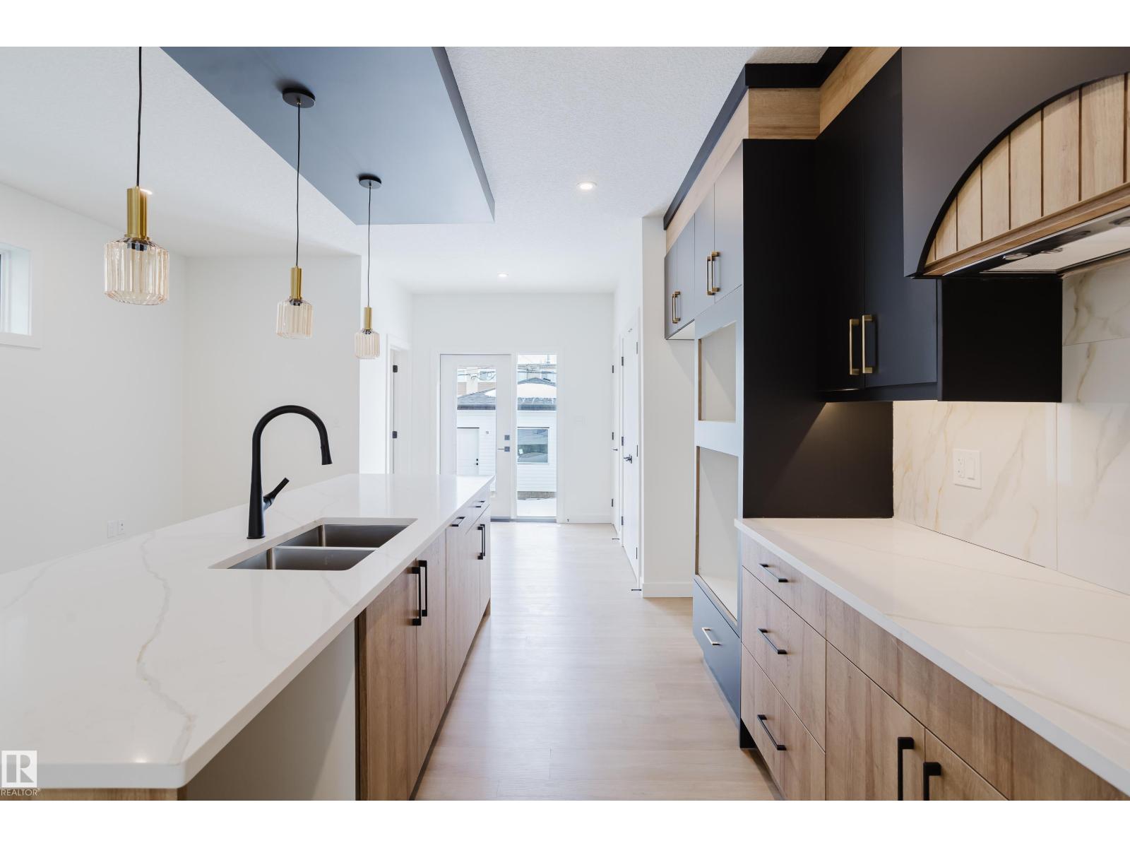9709 157 ST NW NW - 24