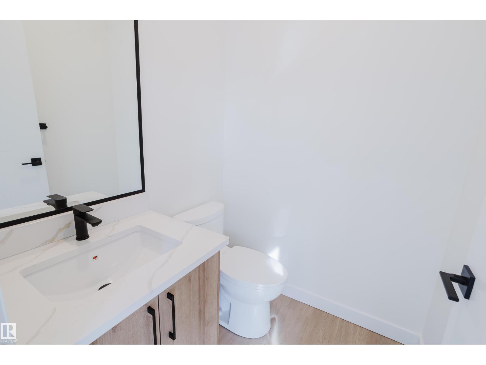 9709 157 ST NW NW - 27