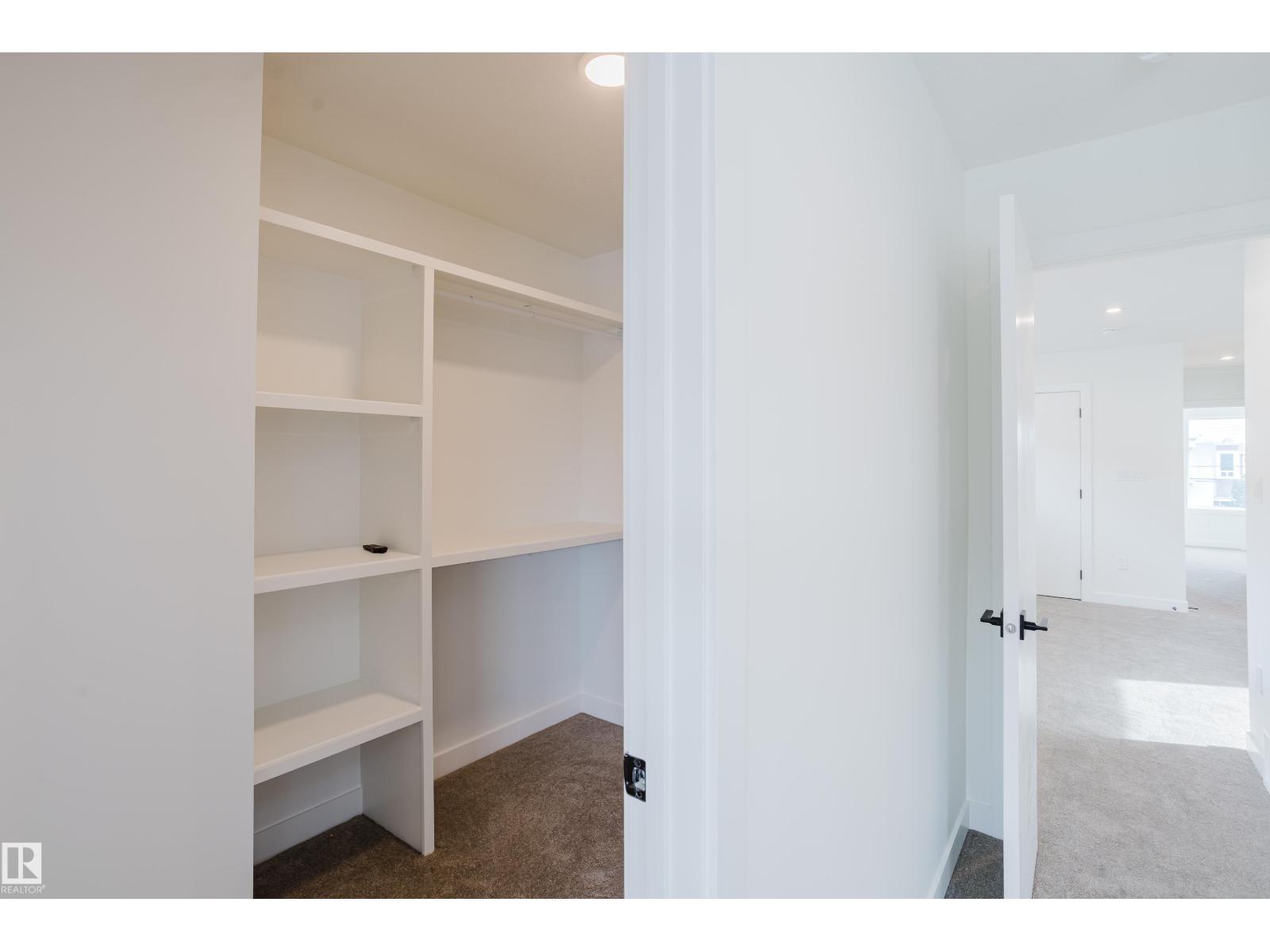 9709 157 ST NW NW - 39