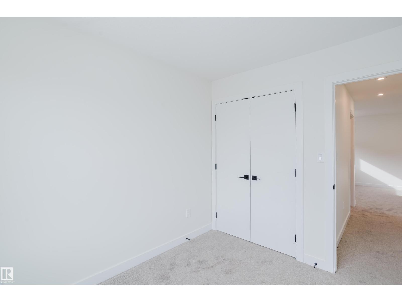 9709 157 ST NW NW - 44