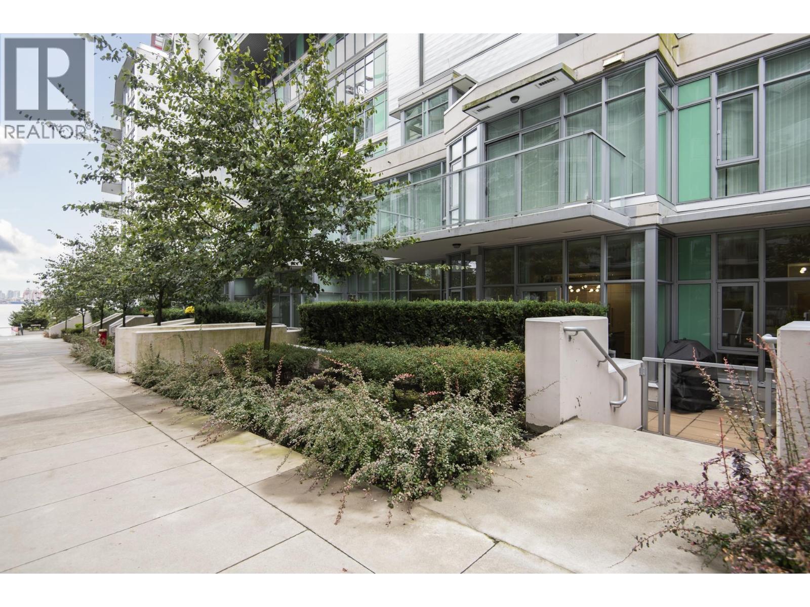 112 185 VICTORY SHIP WAY, North Vancouver