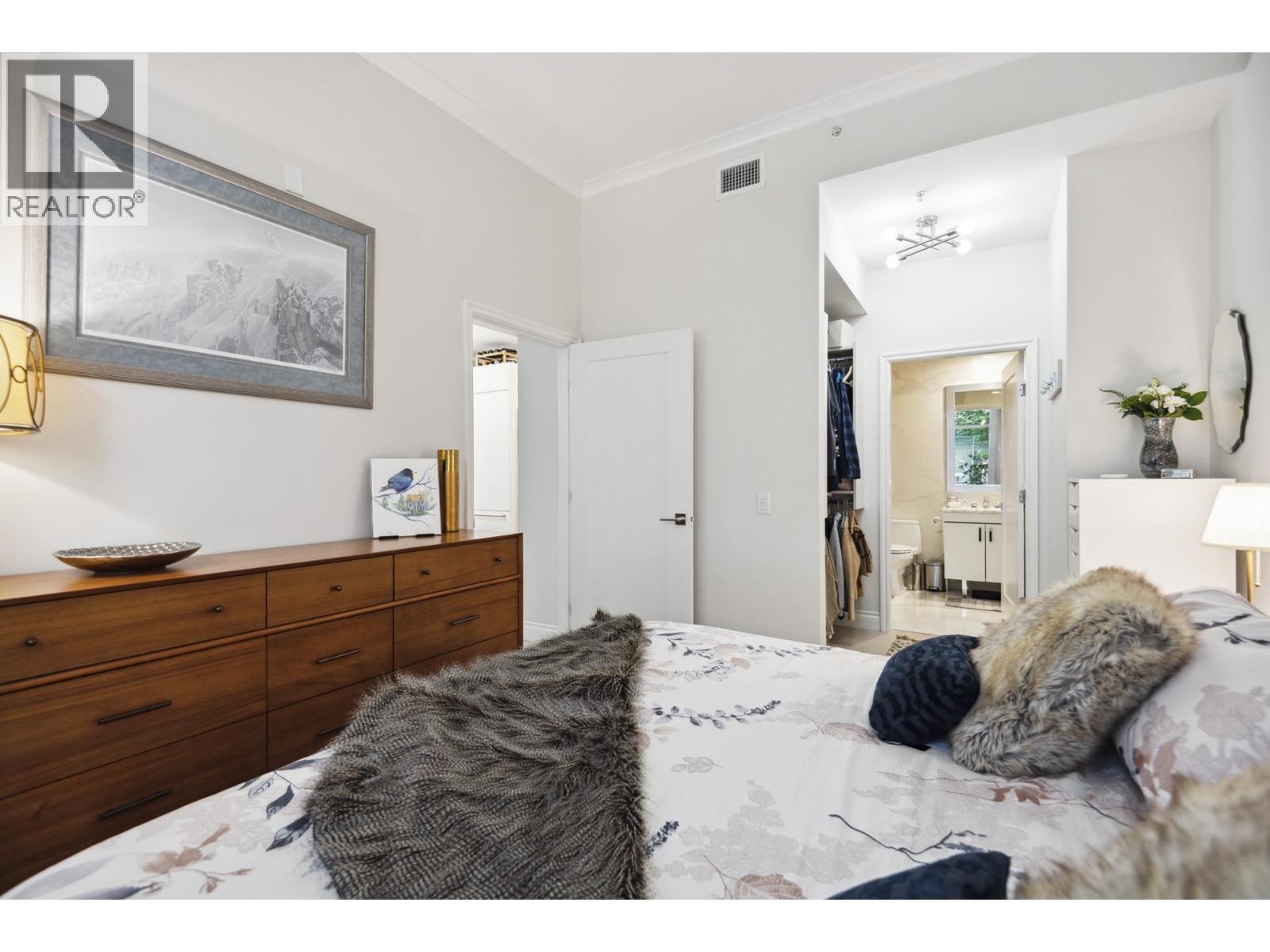 112 185 VICTORY SHIP WAY, North Vancouver