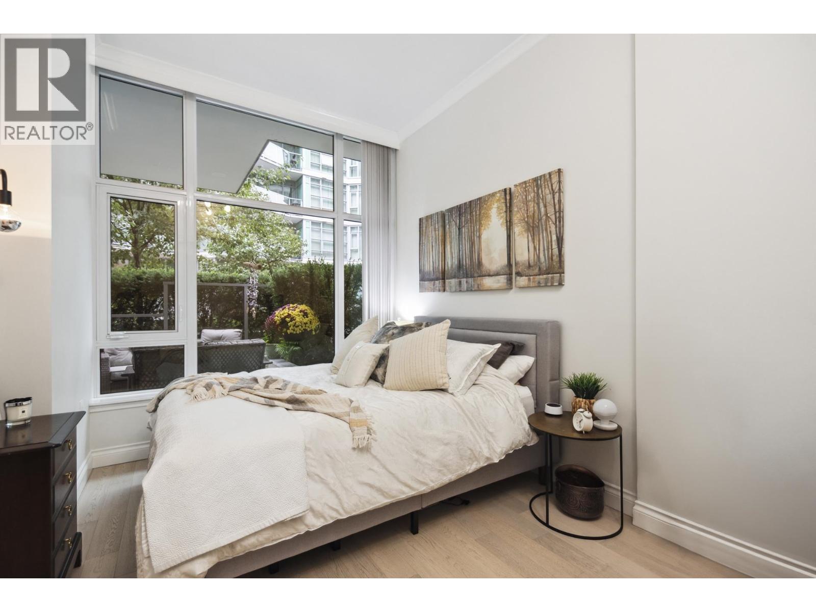 112 185 VICTORY SHIP WAY, North Vancouver