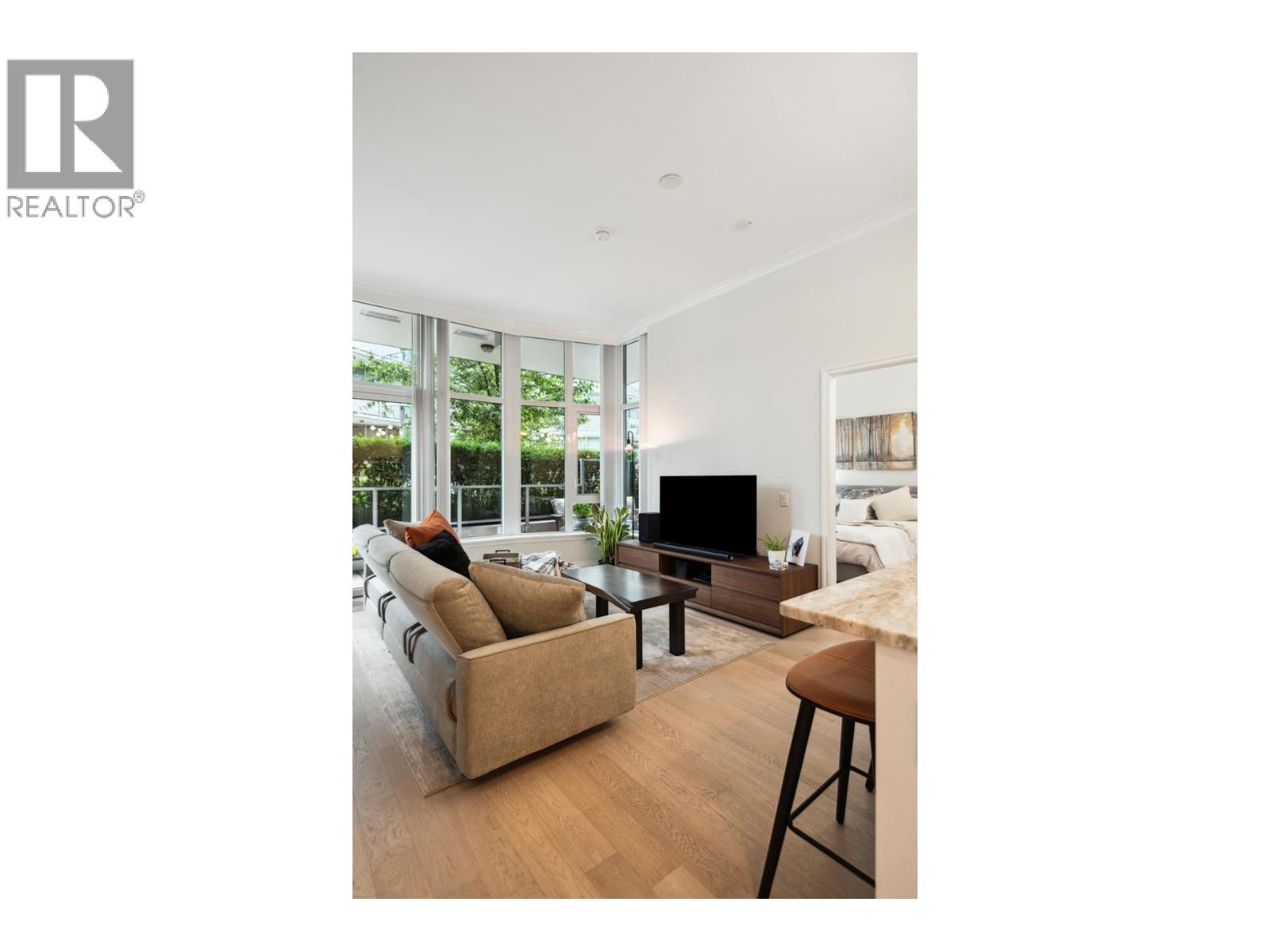 112 185 VICTORY SHIP WAY, North Vancouver