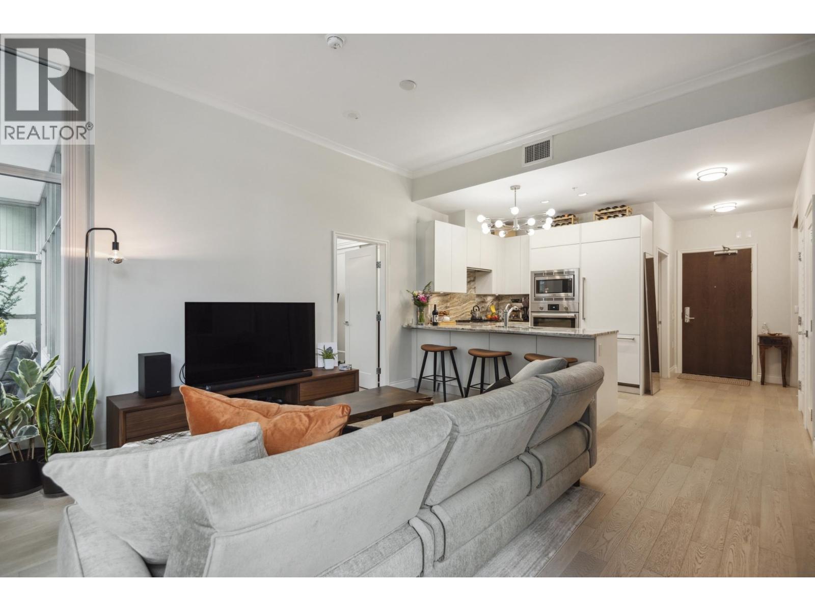 112 185 VICTORY SHIP WAY, North Vancouver