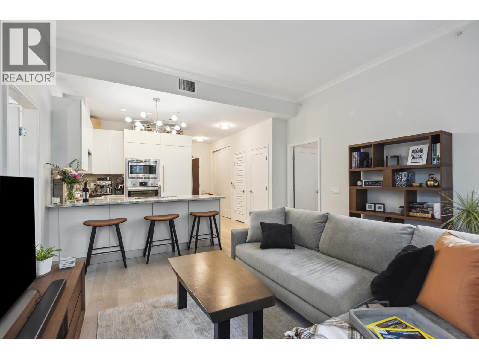 112 185 VICTORY SHIP WAY, North Vancouver