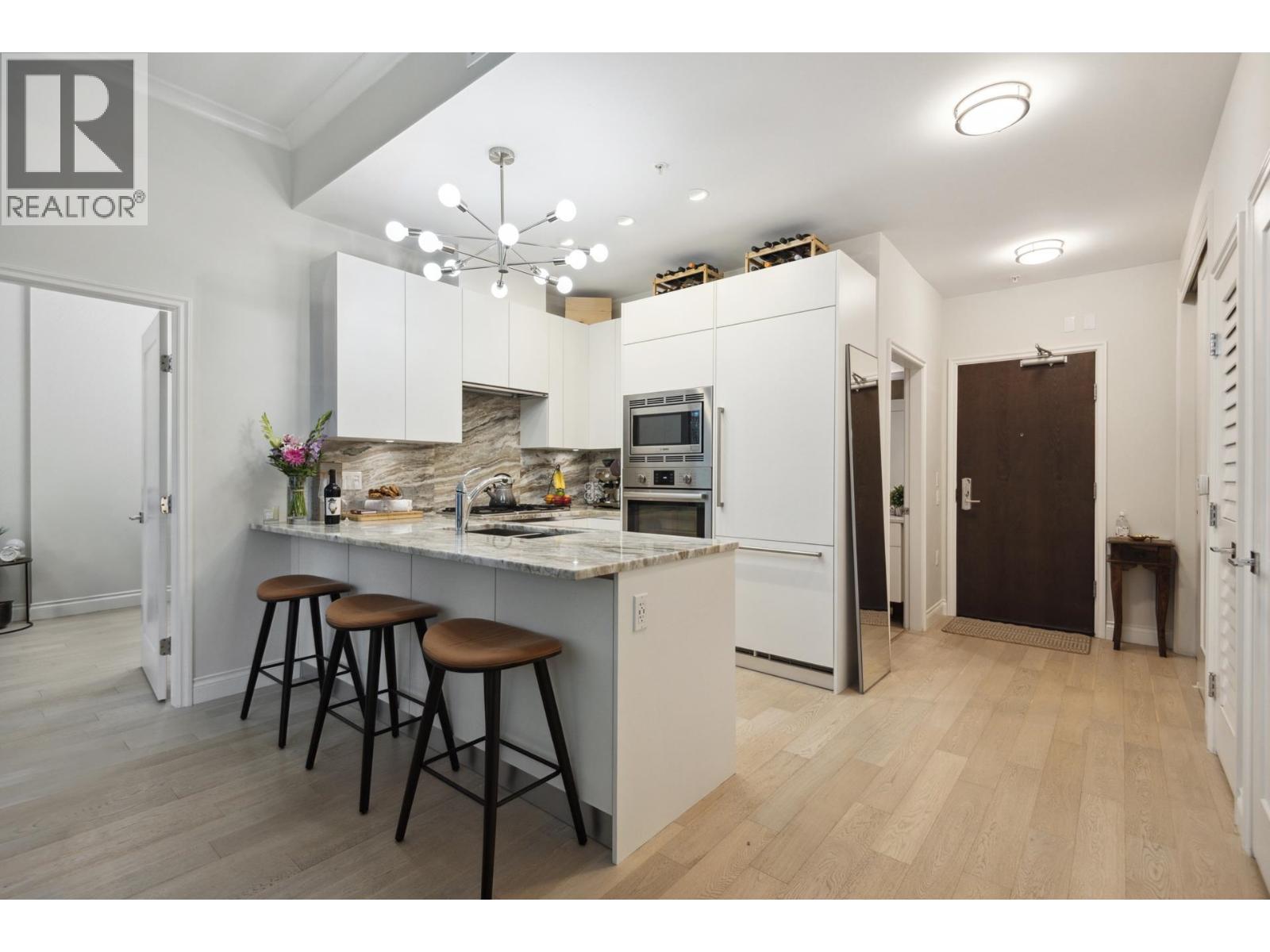 112 185 VICTORY SHIP WAY, North Vancouver