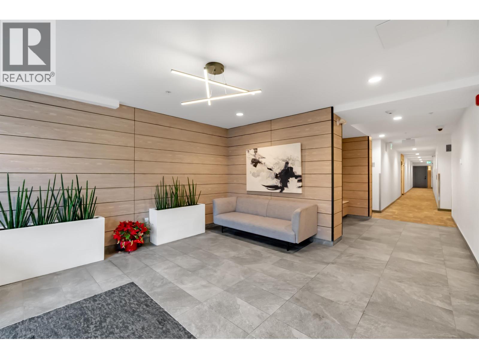 303 715 W 15 STREET, North Vancouver