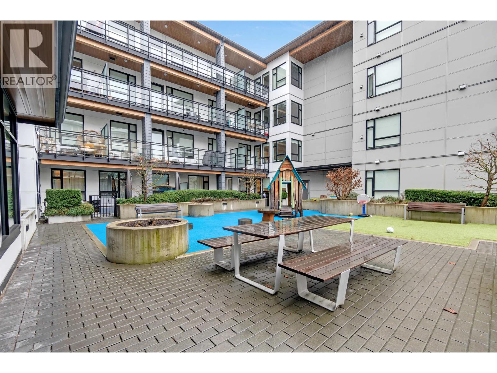 303 715 W 15 STREET, North Vancouver
