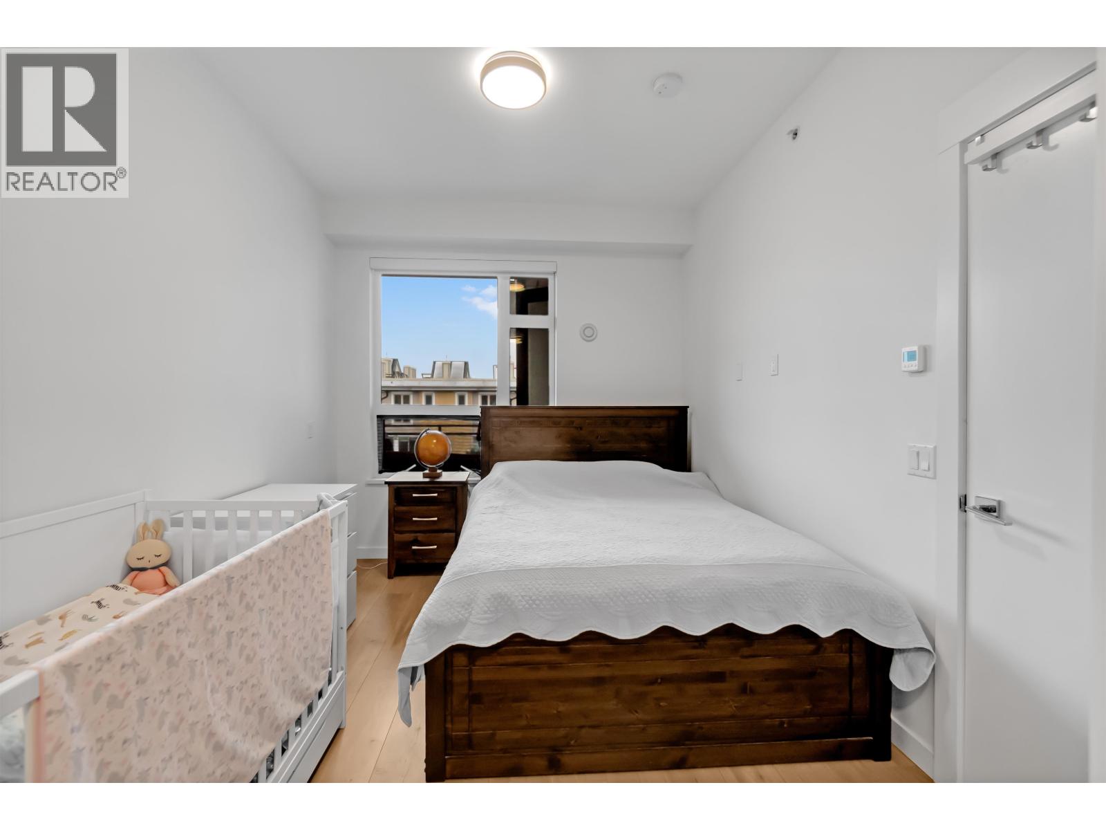 303 715 W 15 STREET, North Vancouver