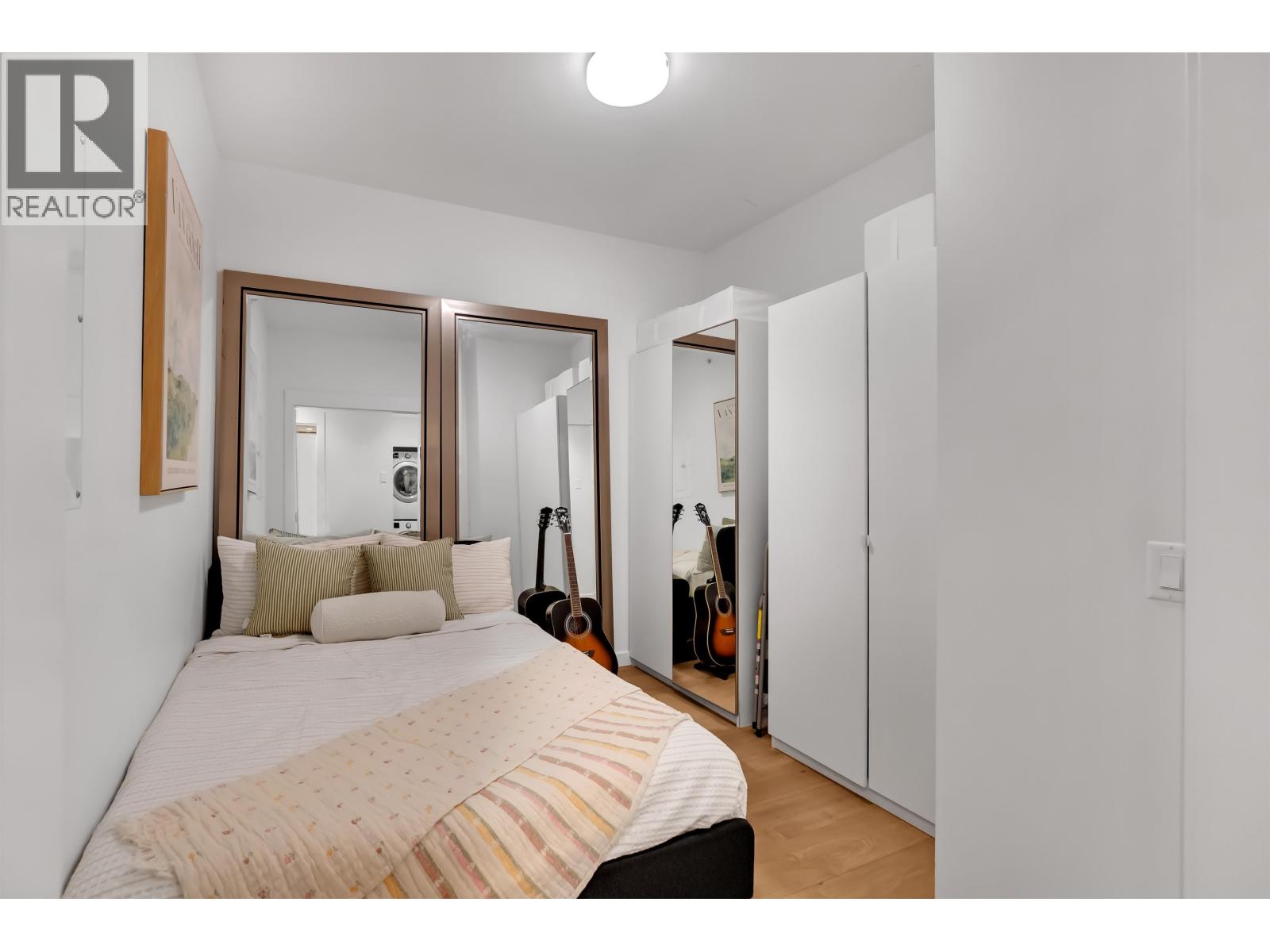 303 715 W 15 STREET, North Vancouver