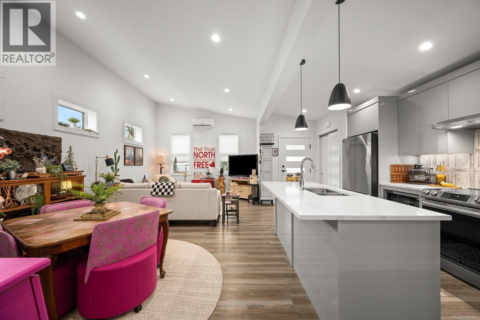 #30 3025 ROYSTON RD - 3