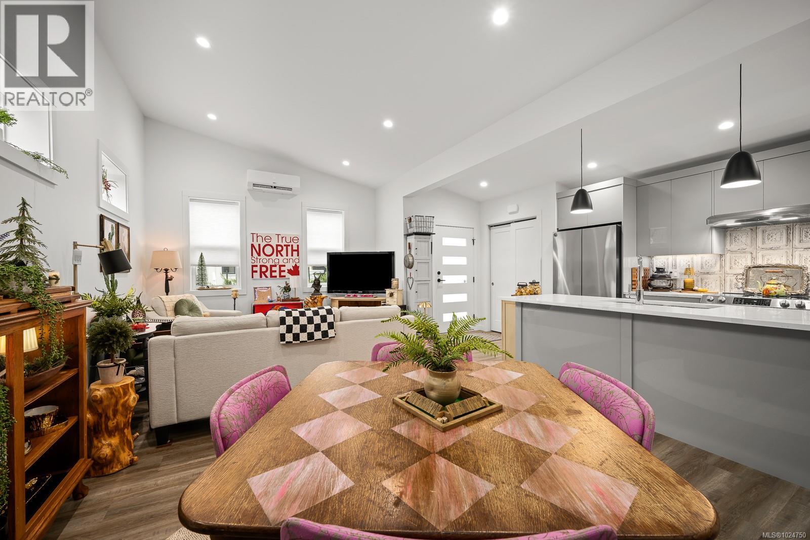 #30 3025 ROYSTON RD - 6