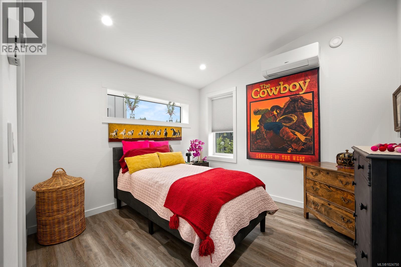 #30 3025 ROYSTON RD - 32