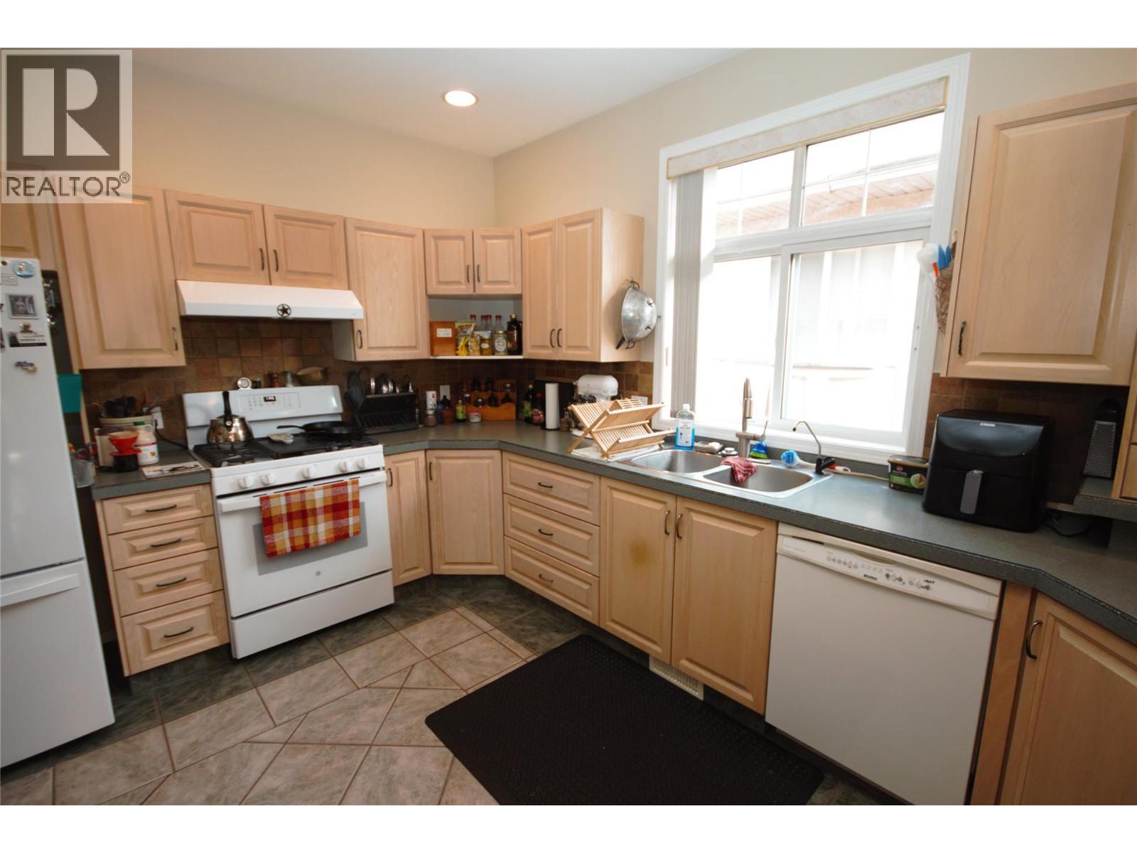 189 WILLOWS Place, Oliver