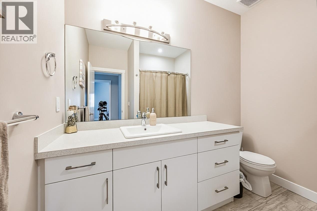 1535 EMERALD Drive - 25