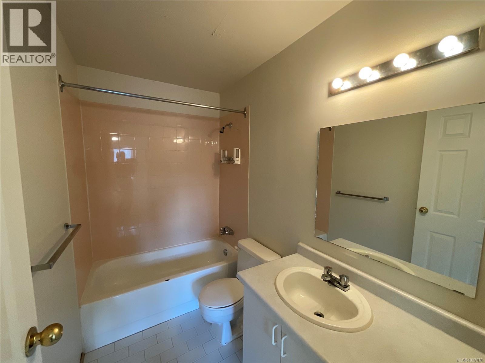 #314 3215 Cowichan Lake Rd - 25