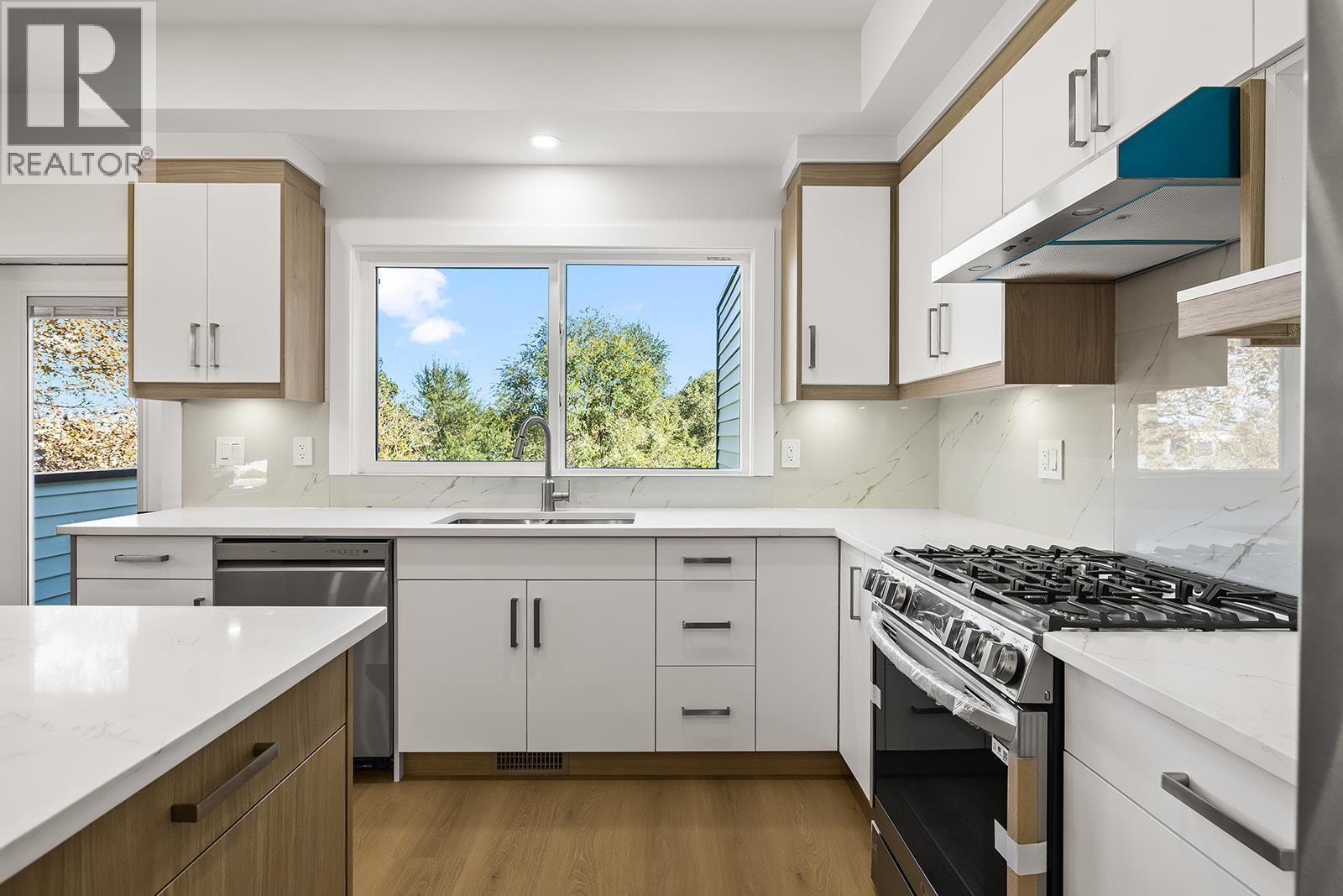 2709 Hewl Road, West Kelowna