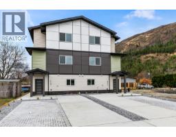  2709 Hewl Road, West Kelowna