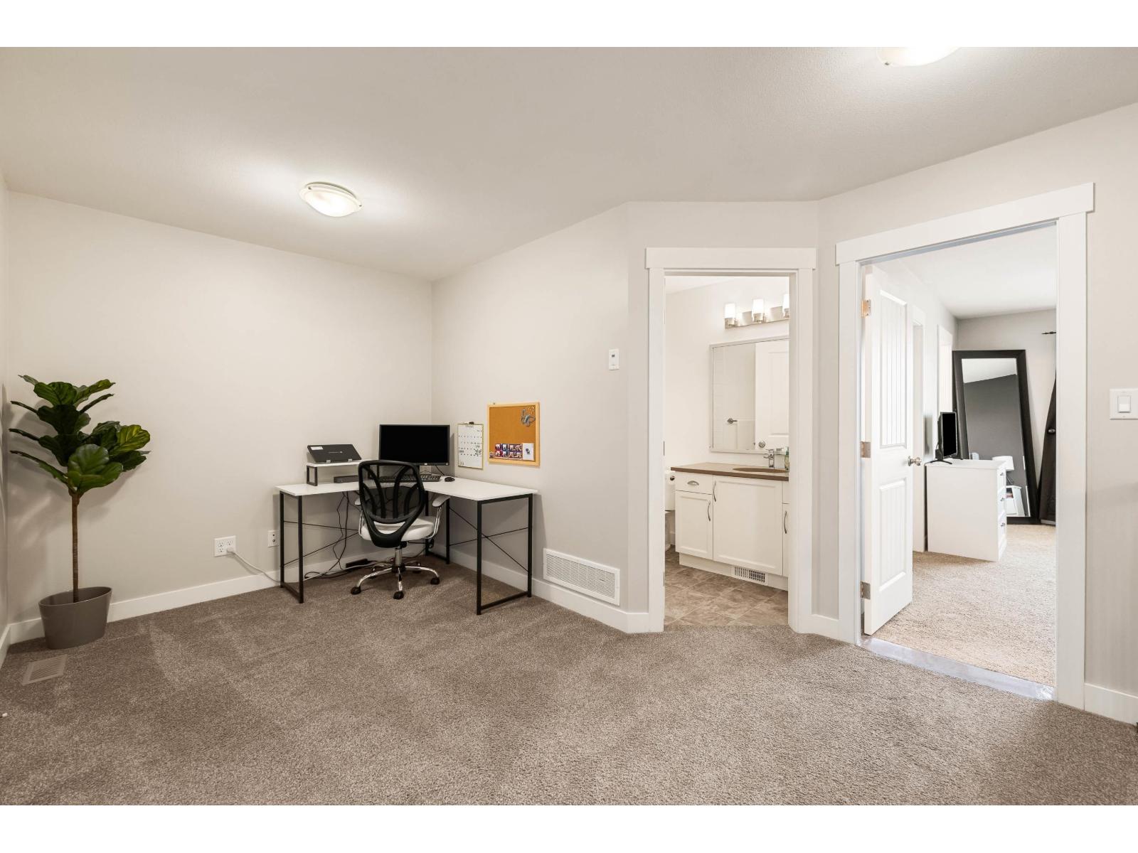 5 6491 VEDDER ROAD, Sardis South, Chilliwack