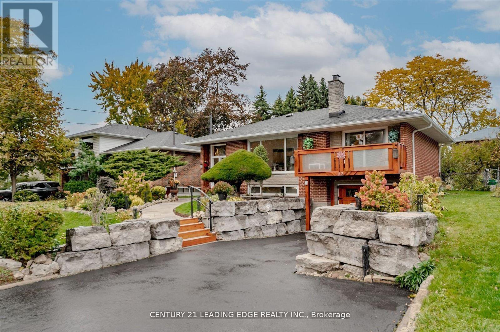 112 WYNDCLIFF CRESCENT