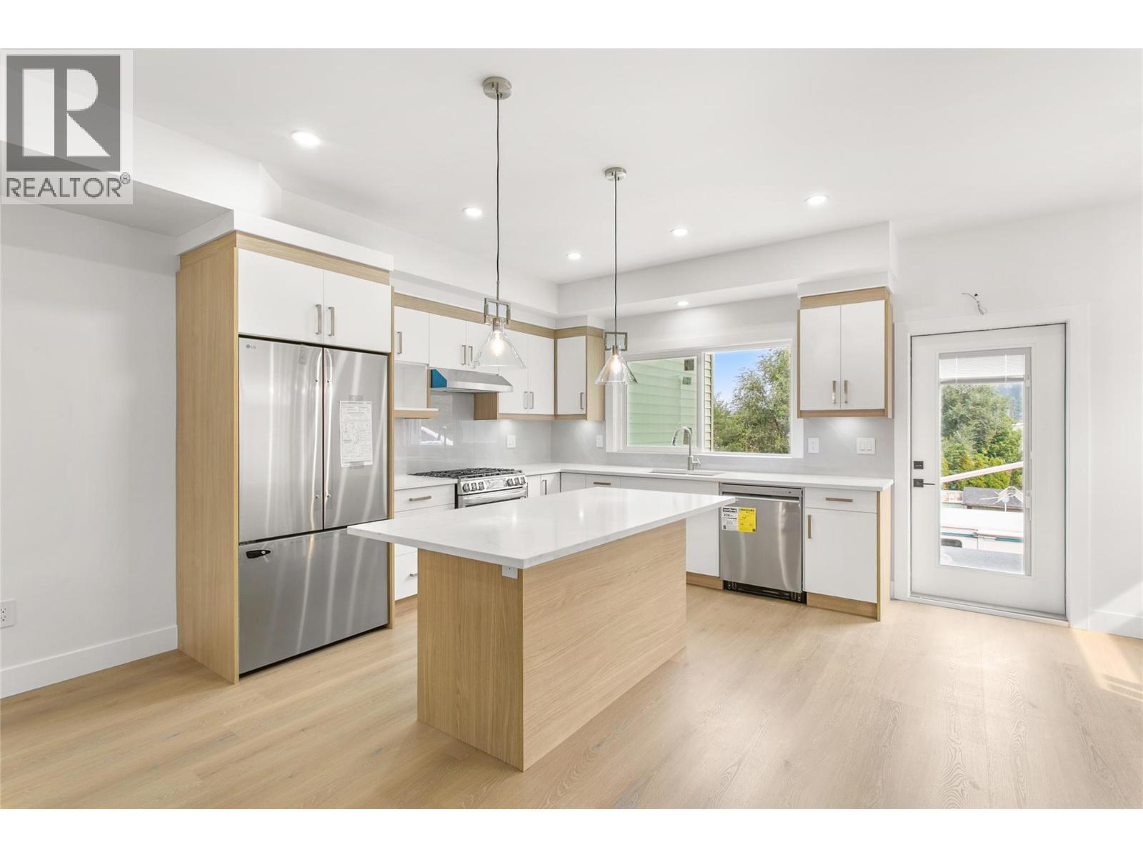 2711 Hewl Road, West Kelowna