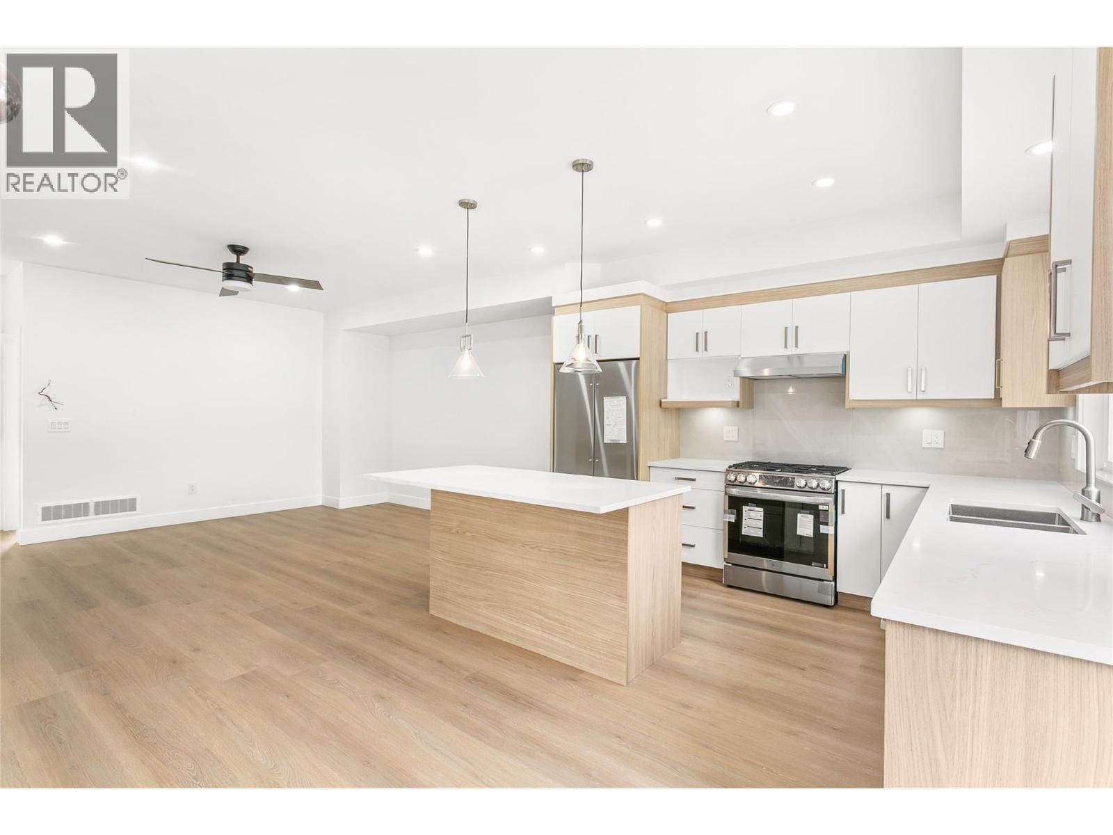 2711 Hewl Road, West Kelowna