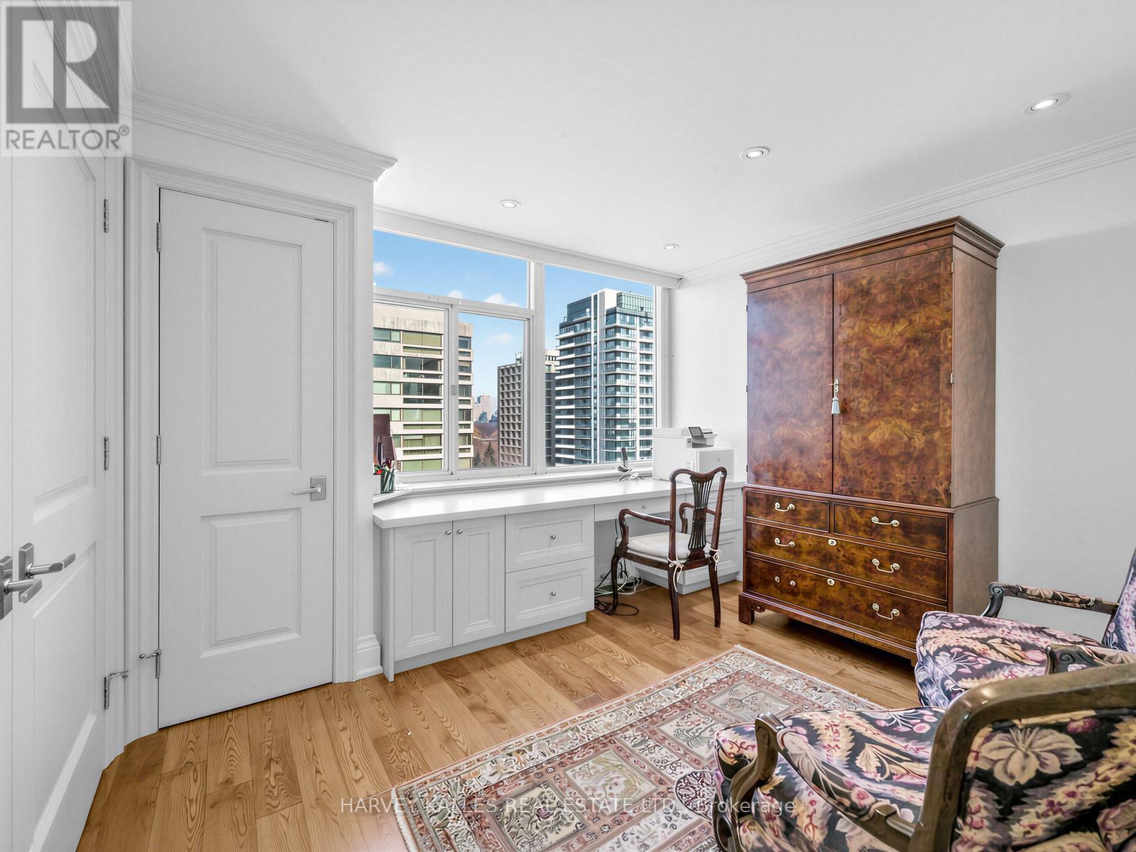#1201 500 AVENUE ROAD - 27